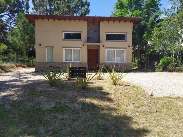 HERMOSA CASA DE CATEGORIA  A 450 M DEL MAR