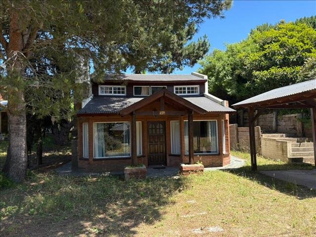 BONITO CHALET CON GRAN UBICACION